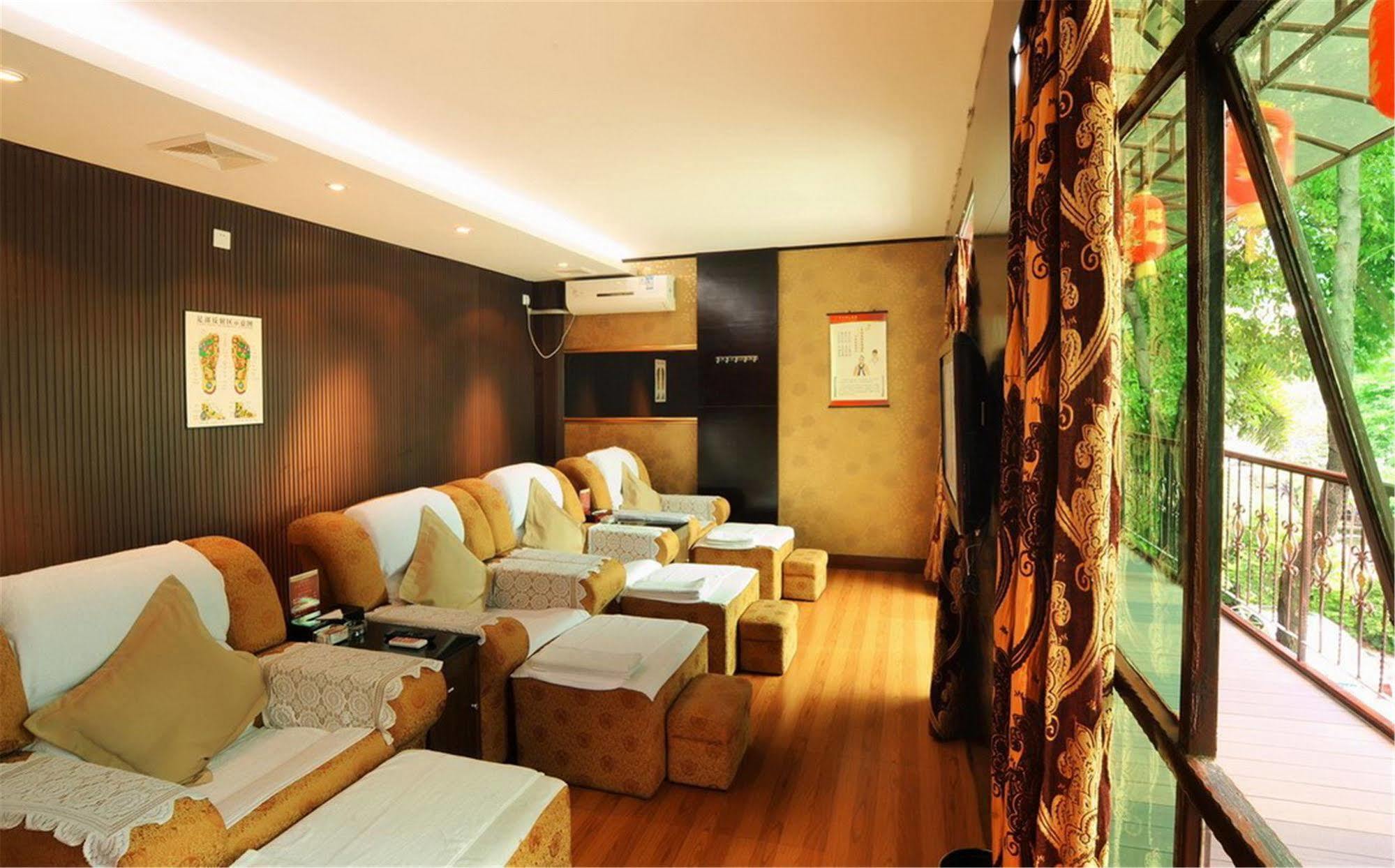 Wa King Town Hotel Guangzhou Bagian luar foto